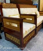 Classic Heritage Sofa - Image 6